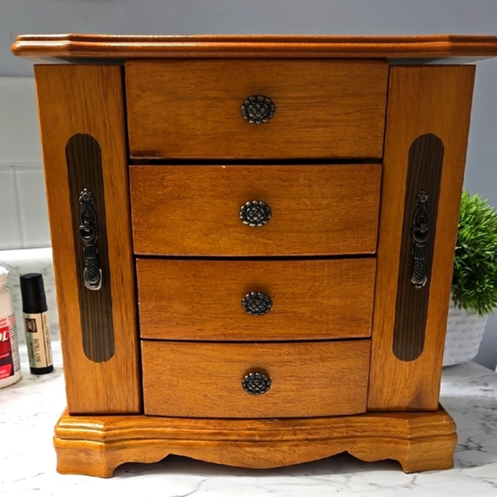 Elegant Wooden Jewelry Box
